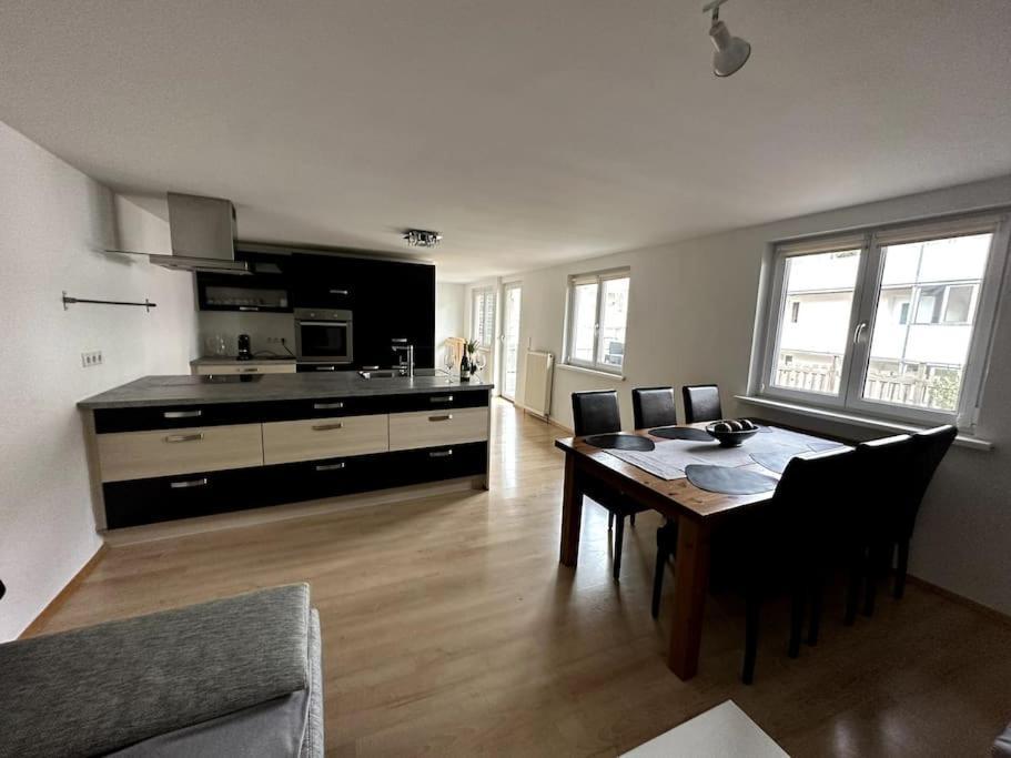 Maisonette-Apartment Mit Grosser Terrasse Im Zentrum Von Bregenz Esterno foto